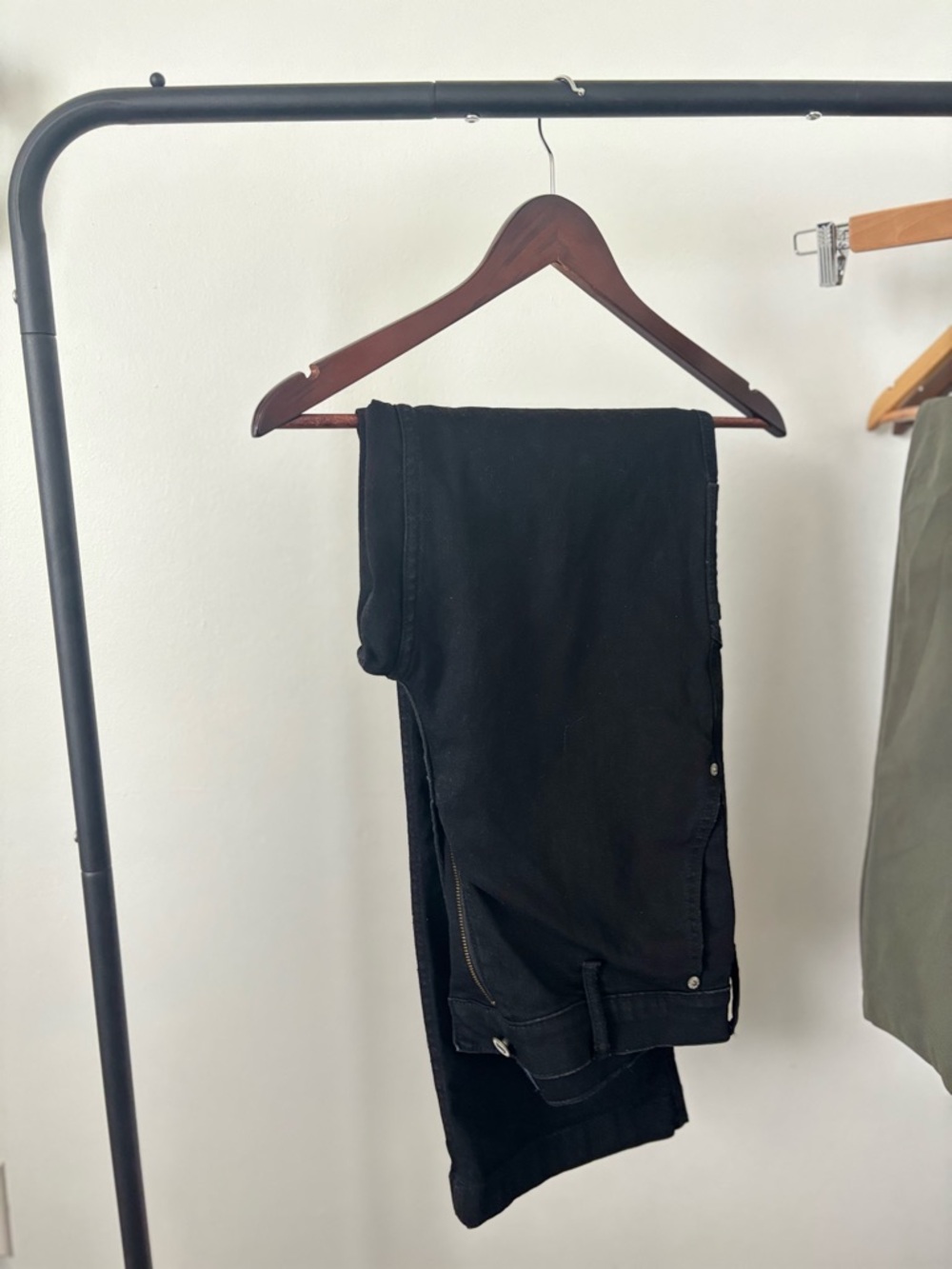 Abercrombie Baggy Black Straight-Leg Jeans